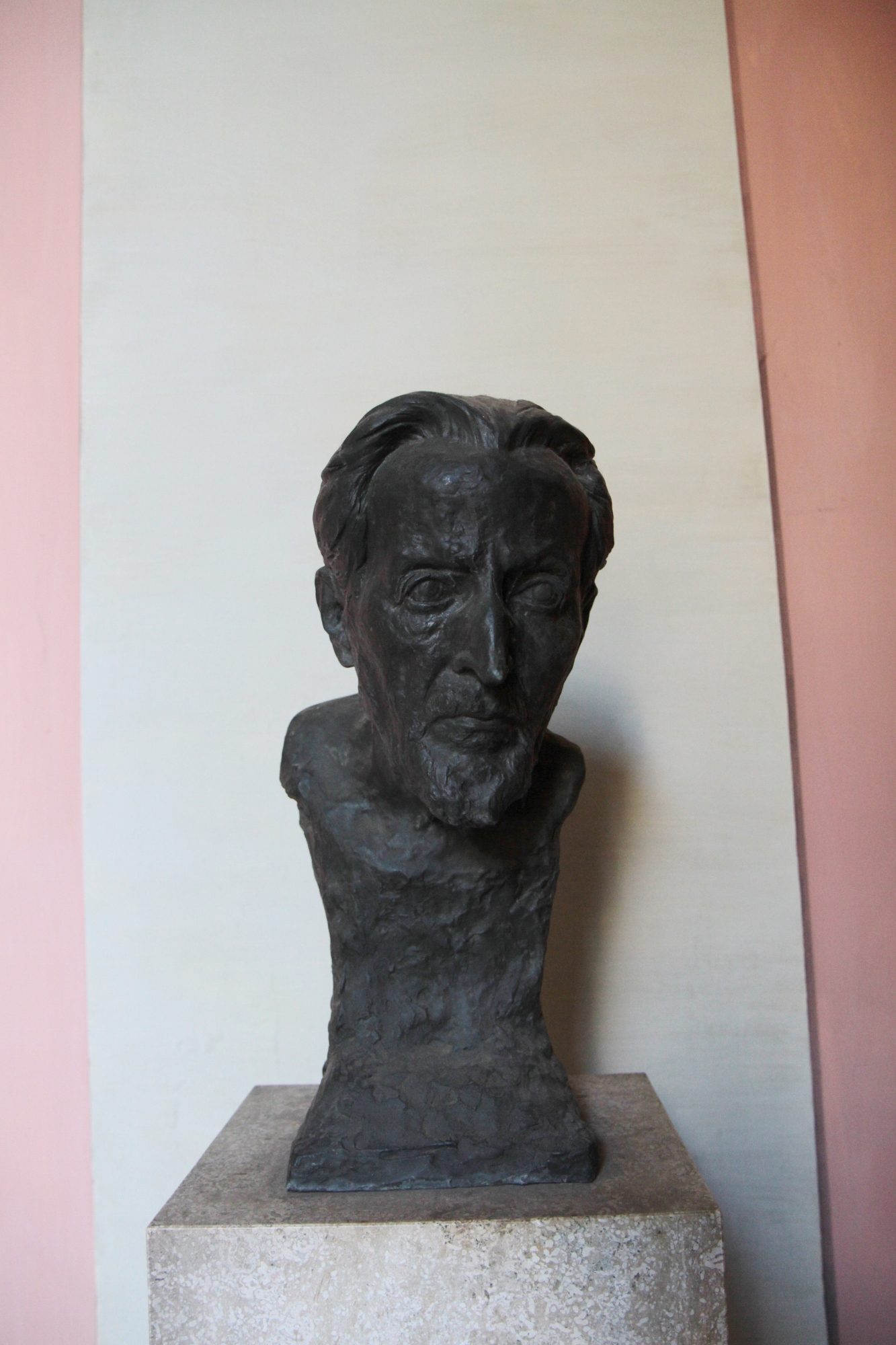 Hans Horst Meyer's bust, Medical monuments, UNI Vienna - 02.jpg